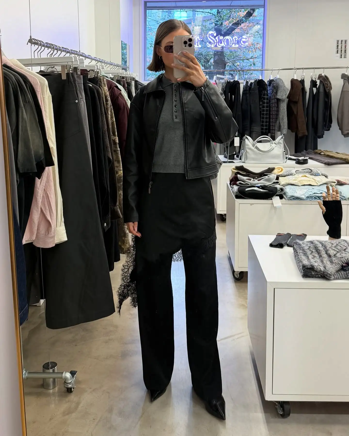 ashleighdamico_1764494044_3777172269340629369_10923171