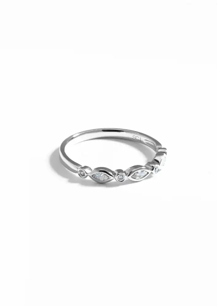 Simon Curwood 18K White Gold 0.20tdw Marquise And Round Brilliant Diamond Bezel Ring $1,999