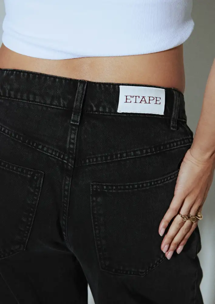 ETAPE Barrel Leg Jean in Black $320