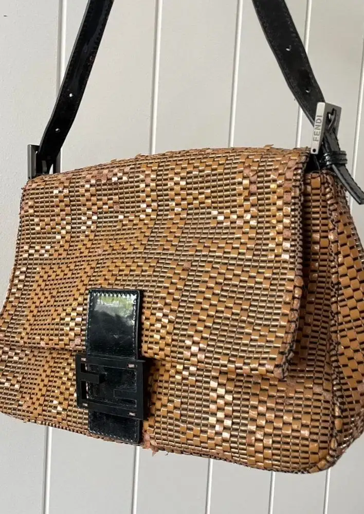 @alanaaax-Vintage-2008-Fendi-Mamma-Baguette-woven-Zucca-Vernice-Patent-Bag-550.jpg