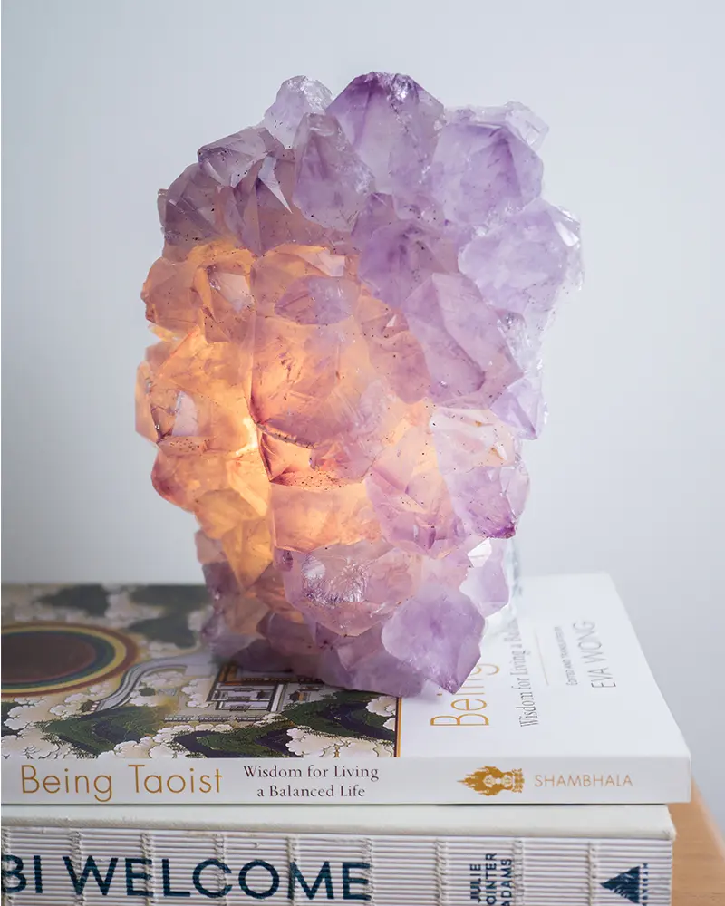 9_Stone-Crystals-Amethyst-Lamp-795