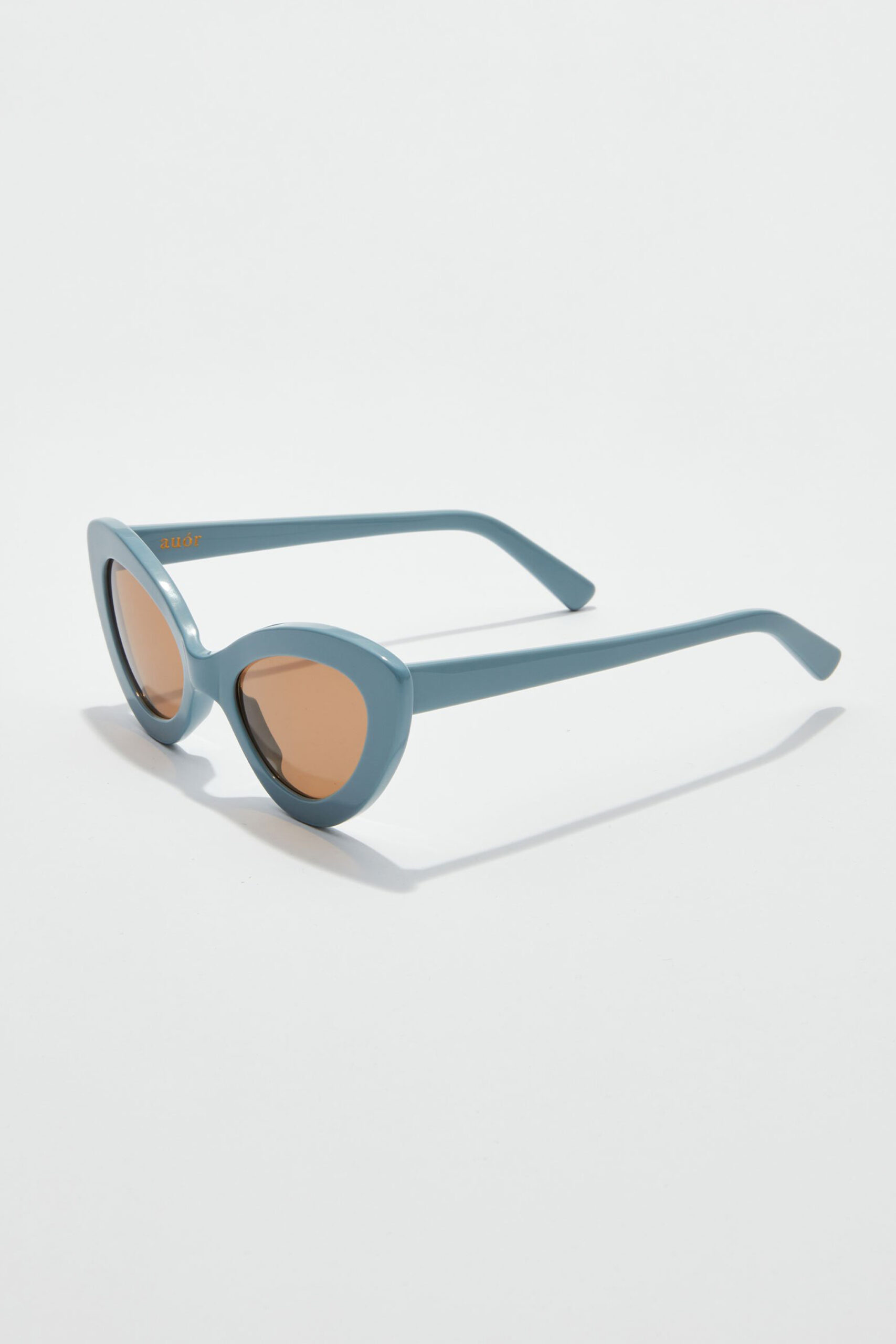 bassike-auor-sunglasses-frenchblue3_2000x_OPT-scaled