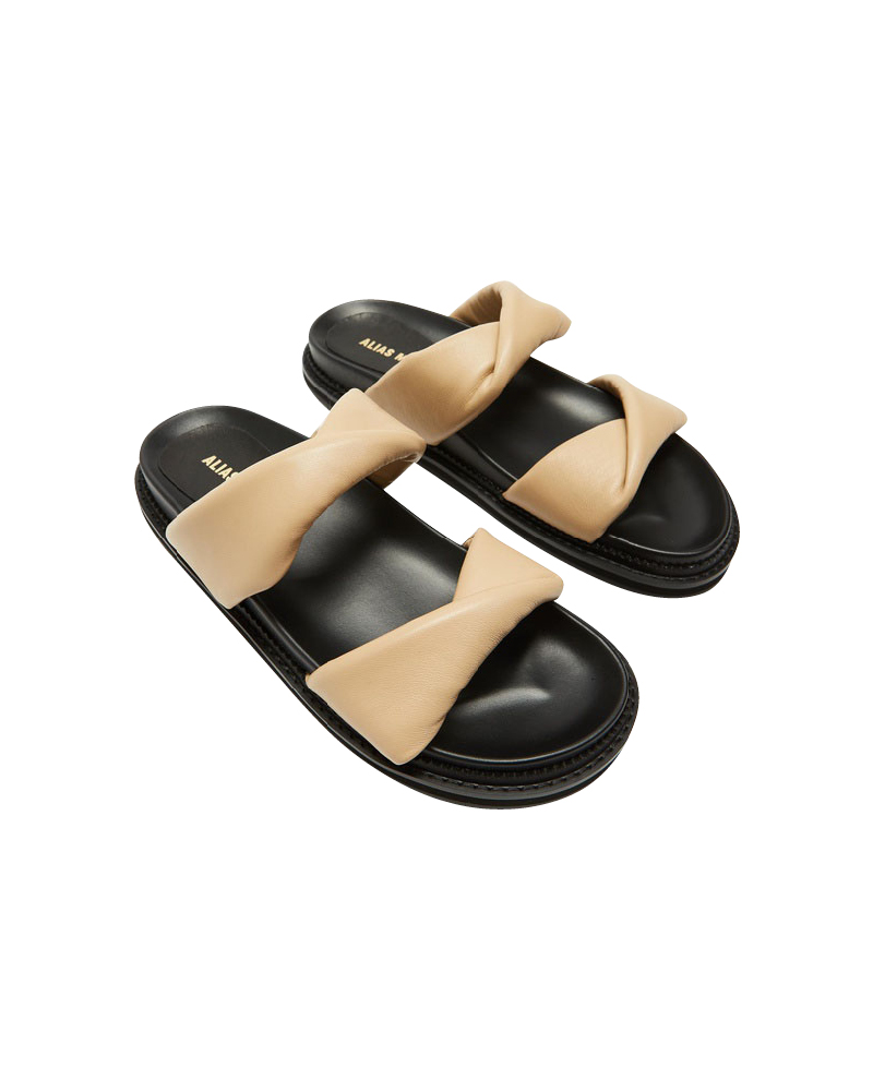 Shop Now: The 18 Chunky Sandals We’re Digging Right Now