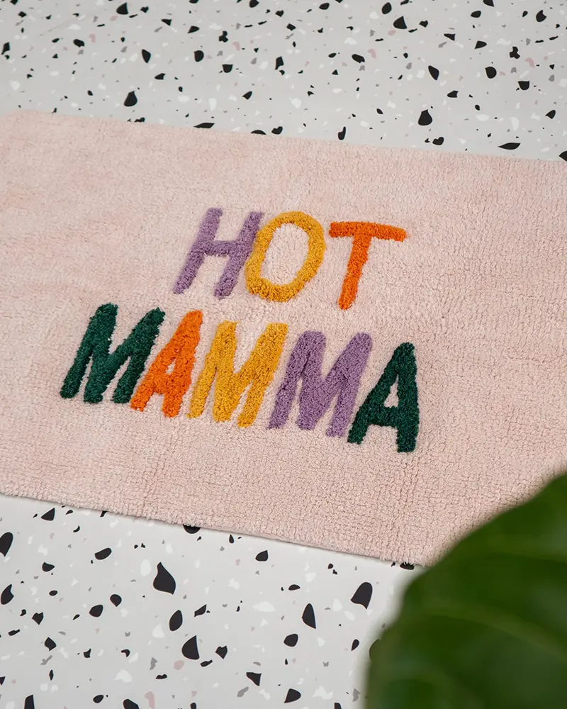 Maisey-Oscar-Hot-Mamma-Bath-Mat-65