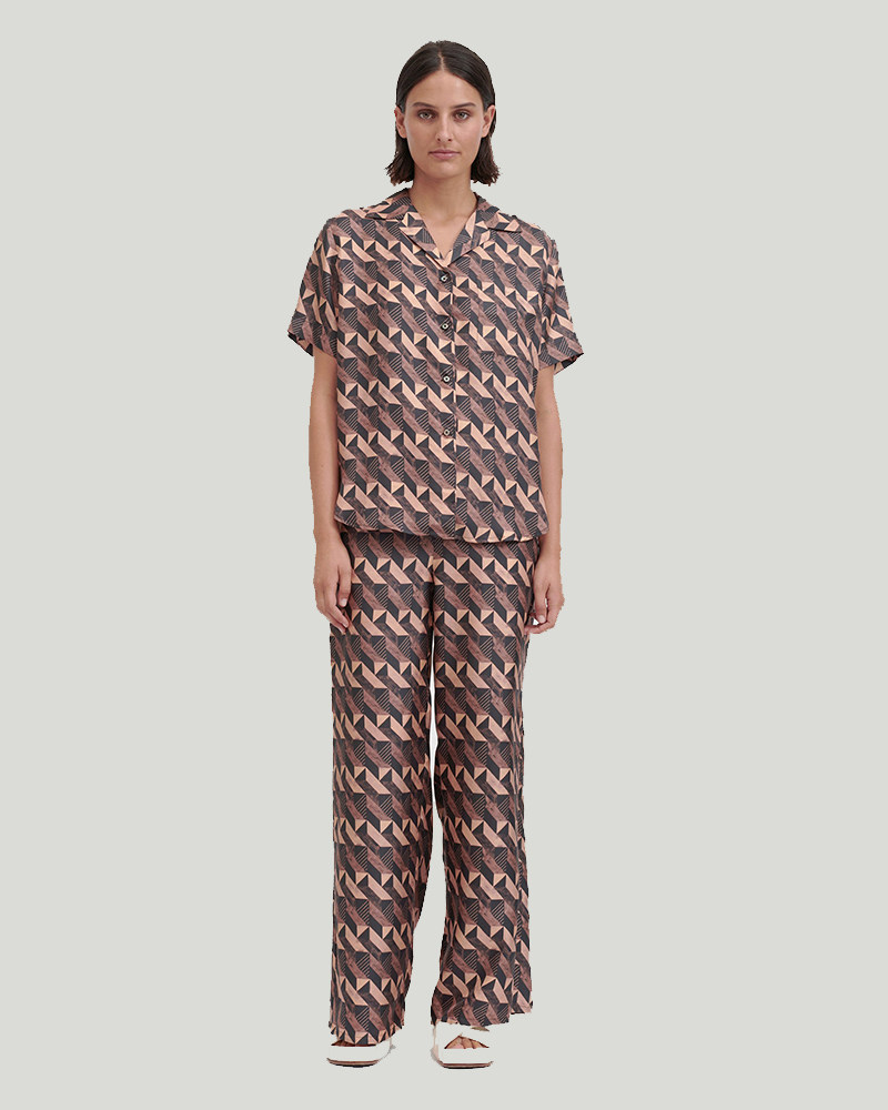 Venroy-Silk-Printed-Camp-Collar-Shirt-280-Pant-300-1