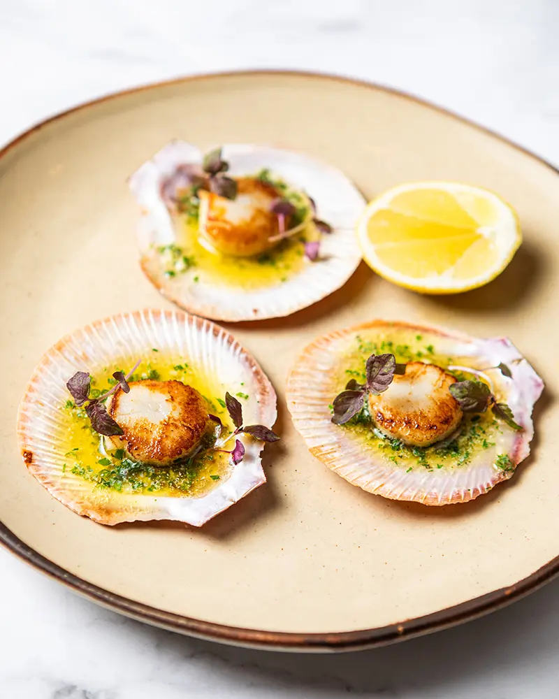 Woodfired-Hervey-Bay-scallop-garlic-butter