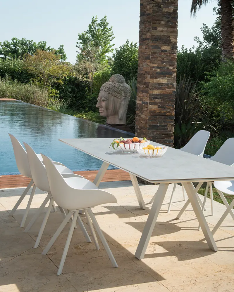 Neverland Outdoor Ceramic Extension Dining Table