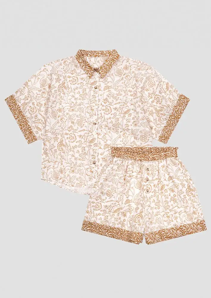 Piglrt-in-bed-Ernest-White-Middlemore-Linen-Womens-Pyjama-Shorts-Set